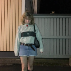 Denim skirt brandy melville - Mini jeanskjol från brandy melville i fint skick utan defekter