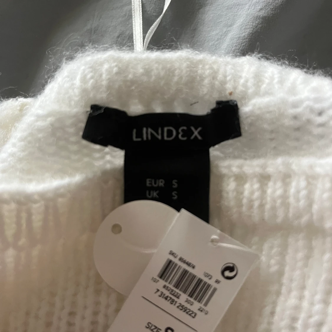 Vit stickad tröja  - 92