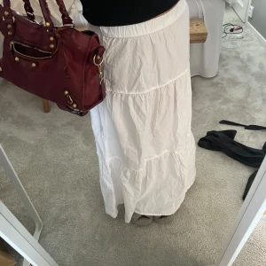 Långkjol - Långkjol som aldrig är använd 