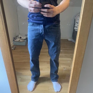 Jacob Cohen jeans  - Riktigt sköna cohën slim fit model  Bra skick  Kan tänka mig byta mot ngt kul. 