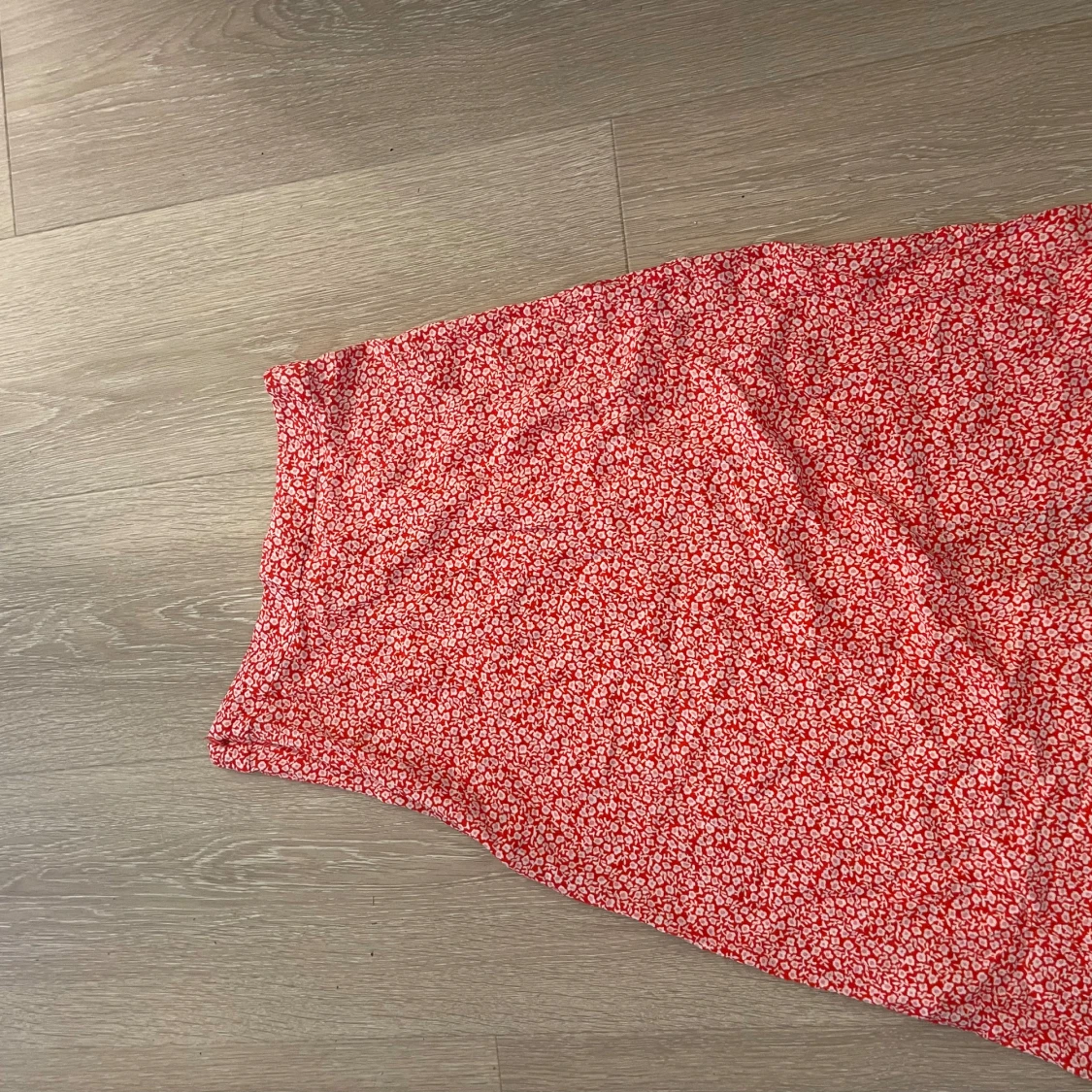 Röd blommig långkjol - 90