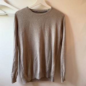 Signal tröja - Hej Säljer denna vintage signal tröjan, den är i storlek S. Finns inga defekter utan ser ut som ny. Bara att höra av sig vid funderingar 