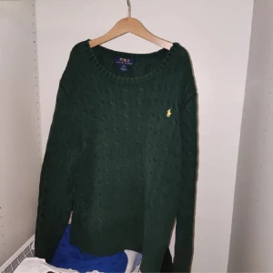 Polo  - Jätte fin stickad tröja, säljer då den inte passar 9/10 skick. Storlek xs-S