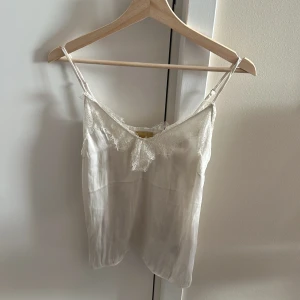 Spets linne - Bra skick