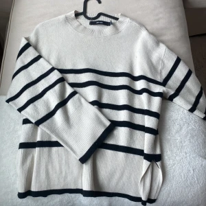 Beige stickad tröja  - Säljer nu denna då den inte kommer till användning🩷 