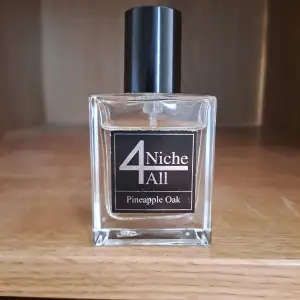 Hej! Säljer denna niche4all parfymen ! Mängd enligt bild😊