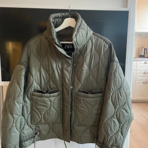 Zara jacka - Jacka från zara, bra skick. Storlek M.