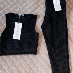 New yorker two piece set  - Mjukis och tränings set. Helt nya med prislapparna.