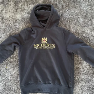 Morris hoodie - Morris hoodie i storlek s och 9/10 skick, vid fler frågor är det bara att skriva.