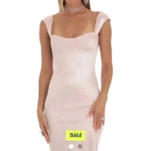 Balkläning - INTE SÅLD!!! Säljer min Fina balklänning❤️ Den är i toppenskick! Om du har frågor eller vill ha mer bilder tveka inte på att höra av dig!❤️❤️🥰