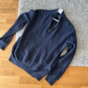 Polo Ralph lauren halv zip - Nästan helt ny, nypris 2000, storlek s