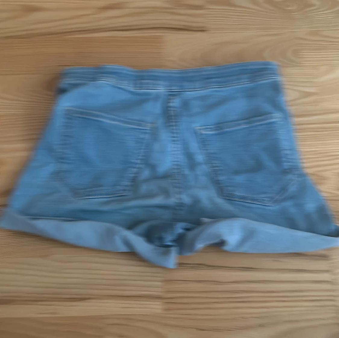 Säljer shortsen för 60 kr. Priset kan diskuteras i privat. - 90