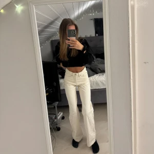 Jeans - Säljer dessa jeans då jag inte använder dem. Från lager 157. Köptes för 300:-  Mitt pris 150:- Storlek XXS  Vid frågor kontakta mig 🩷