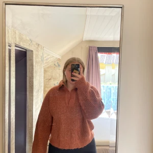 Stickad tröja  - Super bra skick använd fåtal gånger