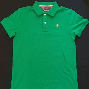 Morris pikétröja  - Oanvänd jätte fin pikétröja från Morris storlek s. Pris 399