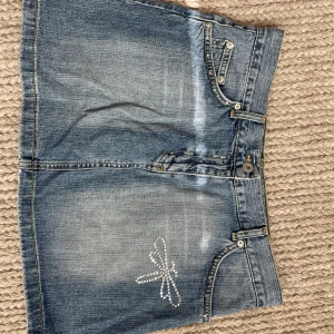 Y2k mini kjol - Jeanskjol med rhinestones från papaya✨