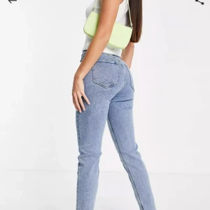 Jeans - Stradivarius Tall  - Jeans från Stradivarius Tall, strl 34 Ankellängd (modellen är gjord för personer som är 175 cm och längre) 