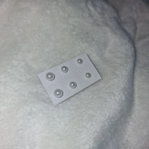 Örhängen  - Tre par helt nya oanvända örhängen i tre storlekar🫶🏼 FRI FRAKT VID KÖP GENOM SWISH