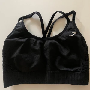 Gymshark sport bh - Gymshark sport-bh i fint skick! Säljer pga att den en används längre!