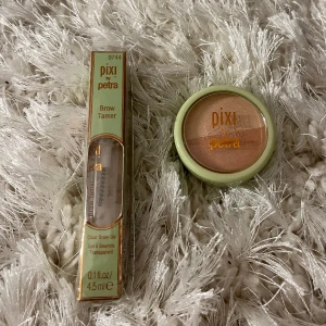 Pixi - Säljer en highlighter och eyebrow gel från pixi, båda är helt oanvända och nya! De kostar ca 200kr/styck, säljer båda för 65kr/st