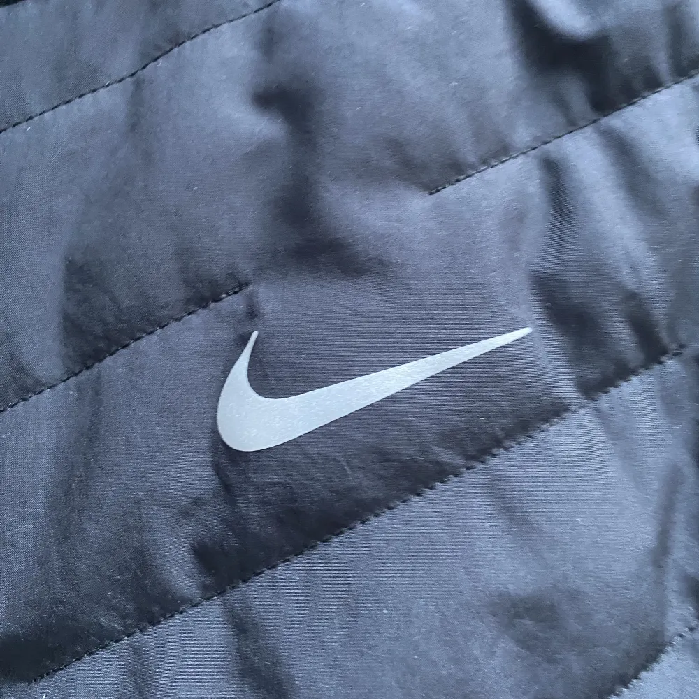 Fin Nike jacka som är skön, pris kan diskuteras . Jackor.