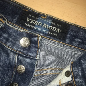 Skinny jeans - Inga hål/fläckar men väl använda🫶  Fråga gärna om mått🤍