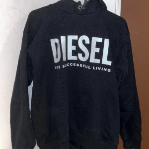 Diesel Hoodie - Säljer min Diesel hoodie.  Endast använd några gånger Köpte för 600 tänkte 300kr Strl M
