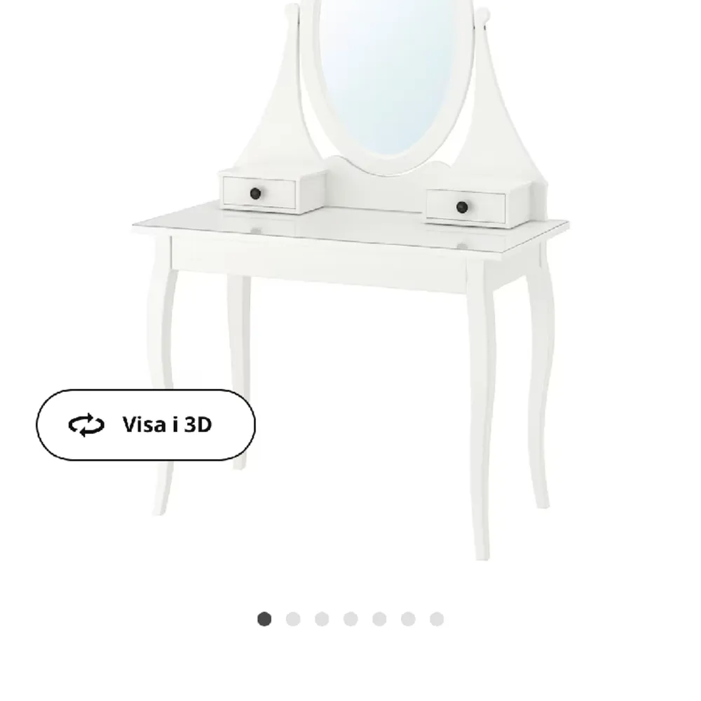 Sminkbord från Ikea, har haft den i några år men är välanvänd. Säljer för ska köpa en ny🤗 vanlig pris 3000 mitt pris 2000, skriv till mig om ni vill köpa. Övrigt.