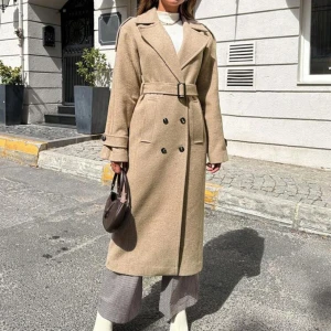 Kappa 🧥  - Jag säljer min kappa för att den är stor på mig nu.   Exakt som ny  Fick den som en present på min födelsedag.  Pris kan diskuteras vid snabb affär  