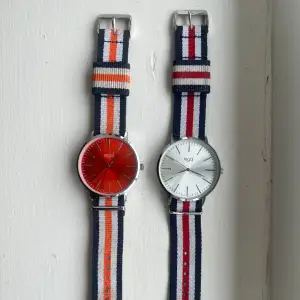 Säljer två stycken klockor i fint skick från Regal   Behövs bara en liten puts på armbandet, och tyvärr inga fungerande batterier i då de legat i en låda ett tag.   Knappt använda :)