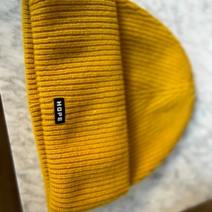 Beanie från Hope - Jättefin och varm mössa.