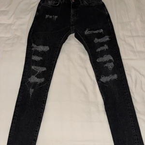 Distressed jeans - Riktigt feta jeans Bra kvalitet