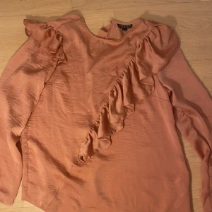 Fin blus  - Skor blus i härligt material 