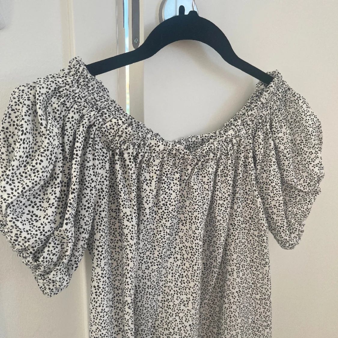 Jättefin mönstrad blus