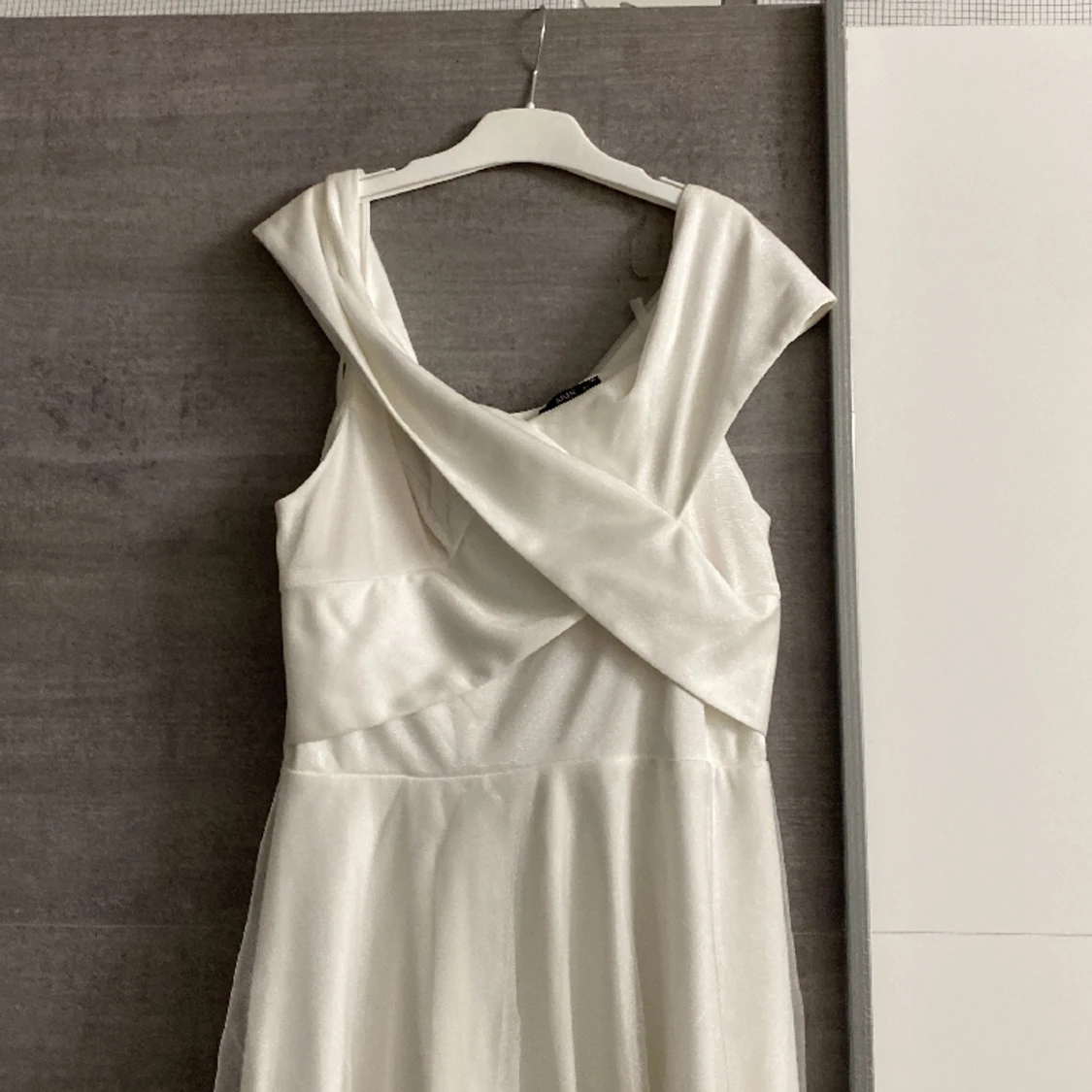Vit kläning  - 90