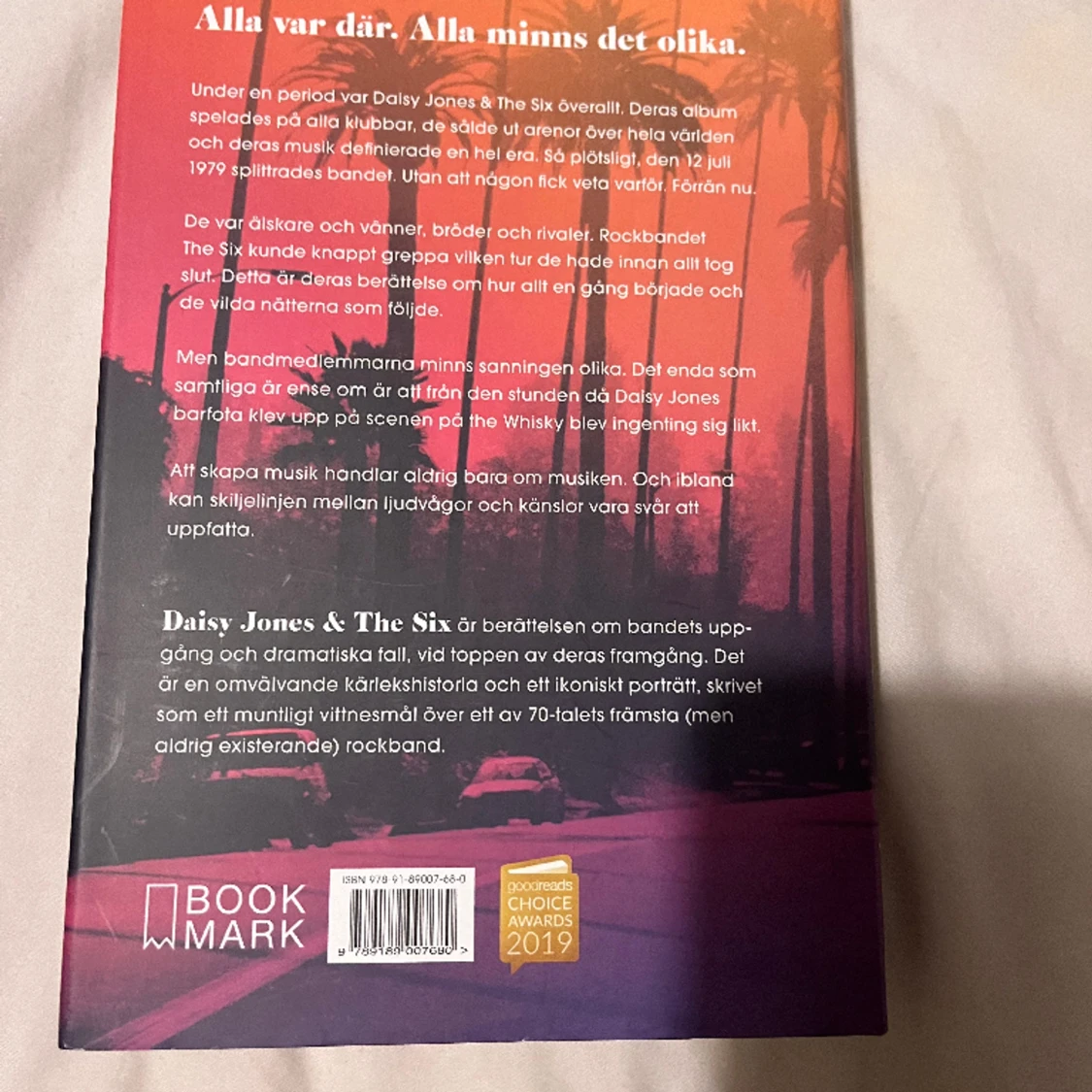 Daisy and the six jones  - 90