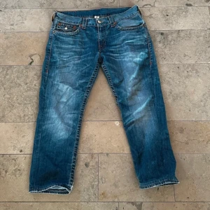 True religion limeited edition - Sjukt snygga Baggy true religon i storlek 36 pris kan diskuteras 