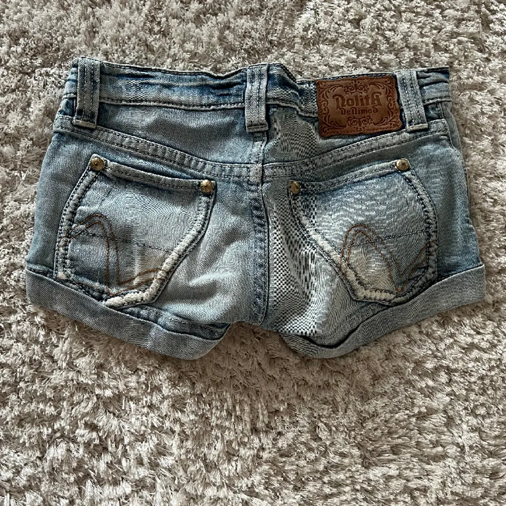 Jeans shorts från märket nolita och h&m.  låg midja  Storlek 32/34  100kr/st. Shorts.