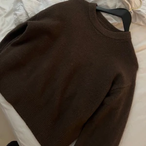 Stickad tröja - Stickad tröja från bikbok, användts ett fåtal gånger , Storlek S 🤎Finns inte kvar på hemsidan vad jag kan se