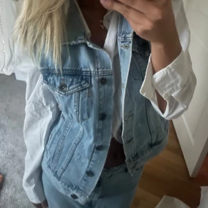 Jeans väst - Jeansväst i storlek s , från pull & bear