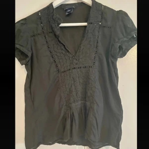 Blus/topp Gant - Så gullig blus från gant. Säljer då den ej kommer till användning. Storlek Xs🩷🩷🥹🥹