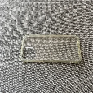 iPhone 12 skal - Mobil skal till iPhone 12, har använts i va en vecka så ser nästan helt nytt ut. Kan diskutera priset