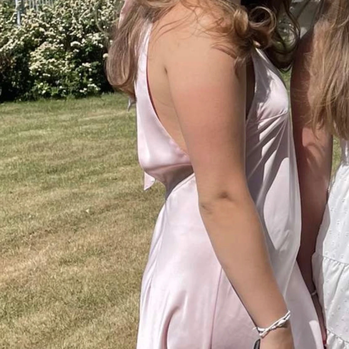 H&M lång satinklänning