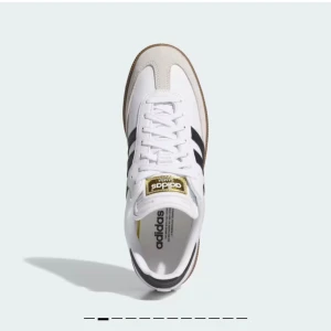 Adidas, Samba - Hej! Säljer nu mina samba från Adidas som är i nyskick. De är använda 2 gånger utomhus därav priset. Jag betalade 1495kr när jag köpte dom, är man intresserad så kan man höra av sig så skickar jag fler bilder på skorna.💓