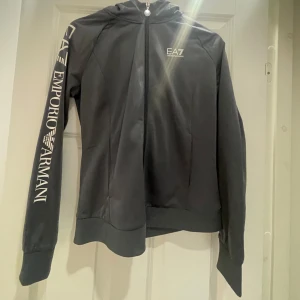 Armani tracksuit dam - Grå