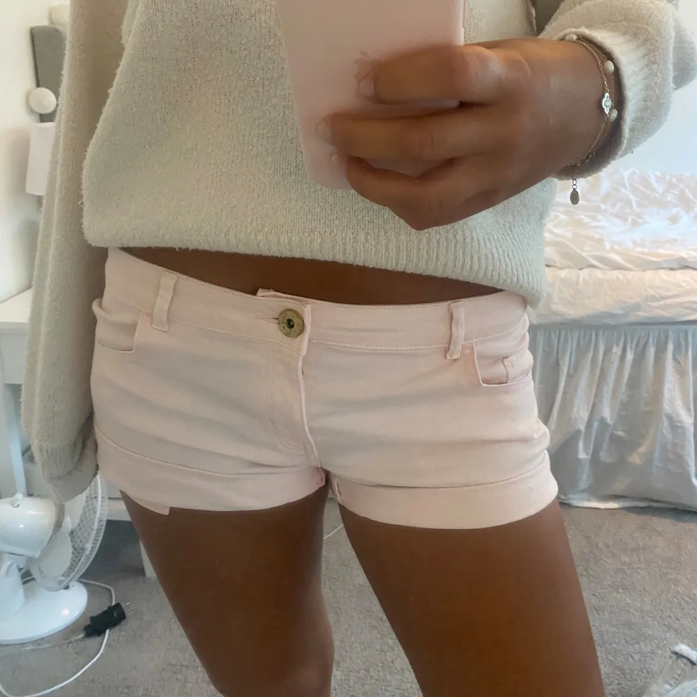 Super snygga Lågmidjade shorts💗. Shorts.