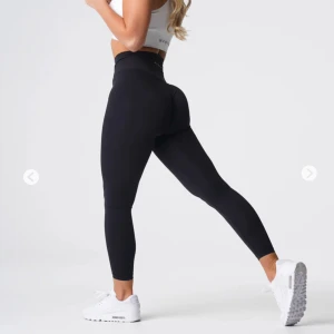 Nvgtn Black Signature 2.0 Leggings - Bra skick!  Nypris: 599kr