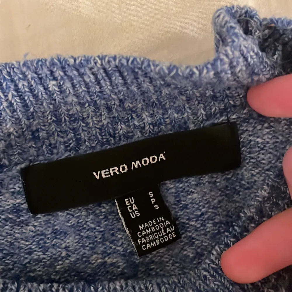 Inte använt jätte fin och köpt för 249kr säljer för 149kr jätte skön. Neuleet.