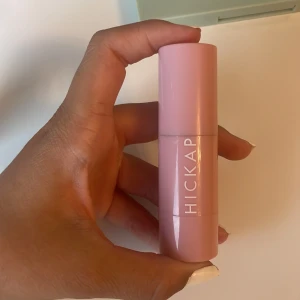 Hickup bronze and contour stick  - Använt typ två gånger. Bronze stick från hickap i golden truffle 