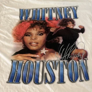 Whitney Houston T-shirt - Knappt använd, frågor dm